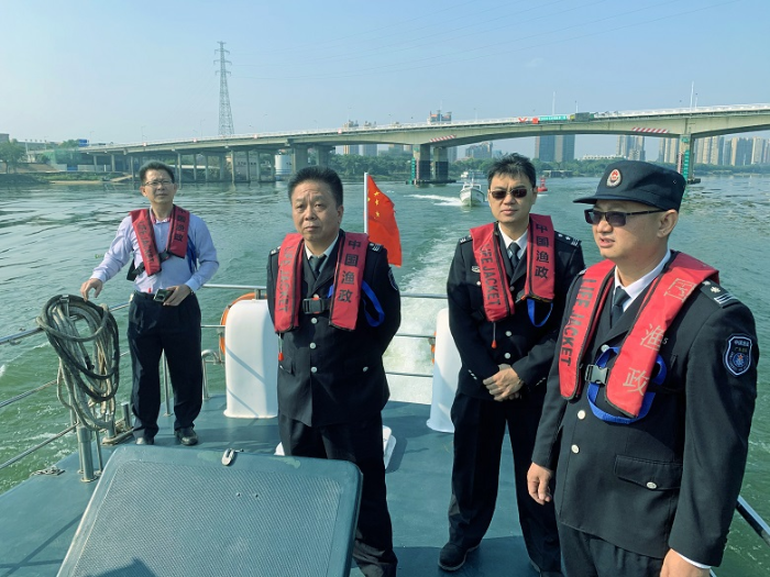 开展“防疫情、保安全、共建平安水域”联合执法行动0.jpg