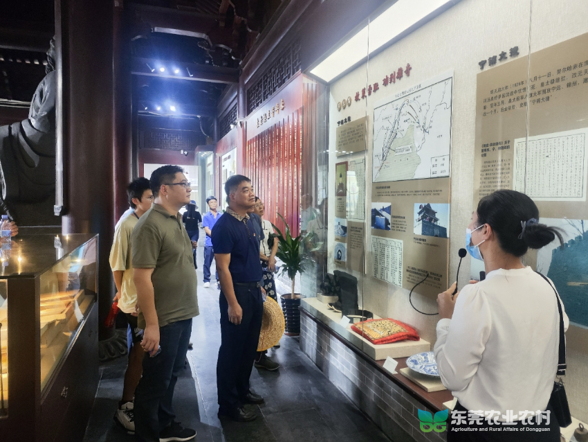 参观袁崇焕纪念馆.png