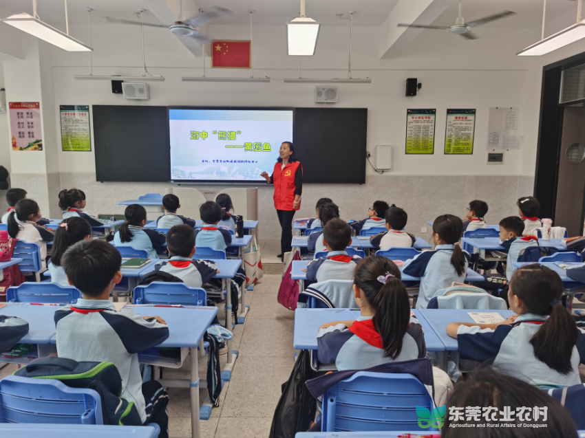 市疫控中心到清溪第一小学开展第二期科普进校园活动.jpg