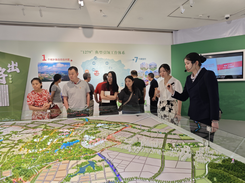 市疫控中心青年干部到市规划展览馆参观市“百千万工程”“潮涌东江再扬帆”典型引领工作体系特别展.jpg